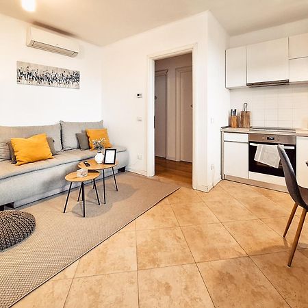 Central 700 Square Fructus Plaza - Eva Apartment ทิมิชัวรา ภายนอก รูปภาพ