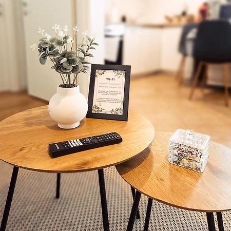 Central 700 Square Fructus Plaza - Eva Apartment ทิมิชัวรา ภายนอก รูปภาพ