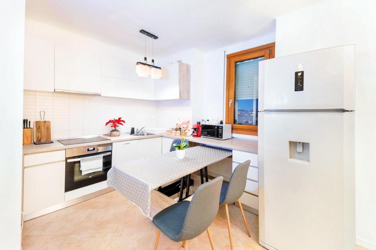Central 700 Square Fructus Plaza - Eva Apartment ทิมิชัวรา ภายนอก รูปภาพ