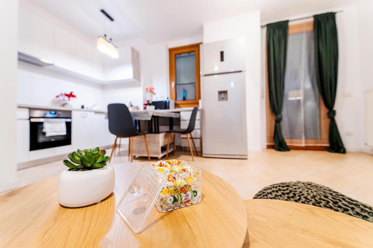 Central 700 Square Fructus Plaza - Eva Apartment ทิมิชัวรา ภายนอก รูปภาพ