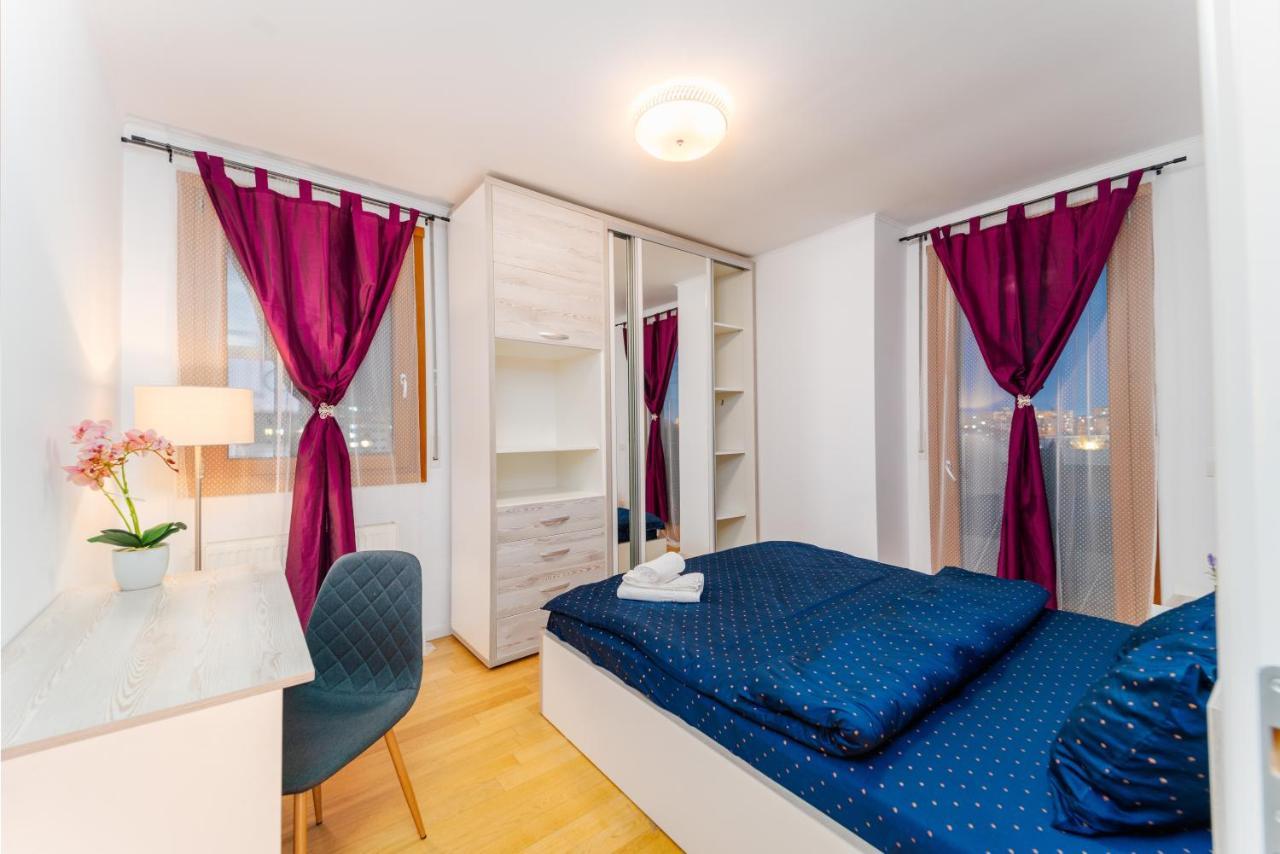 Central 700 Square Fructus Plaza - Eva Apartment ทิมิชัวรา ภายนอก รูปภาพ