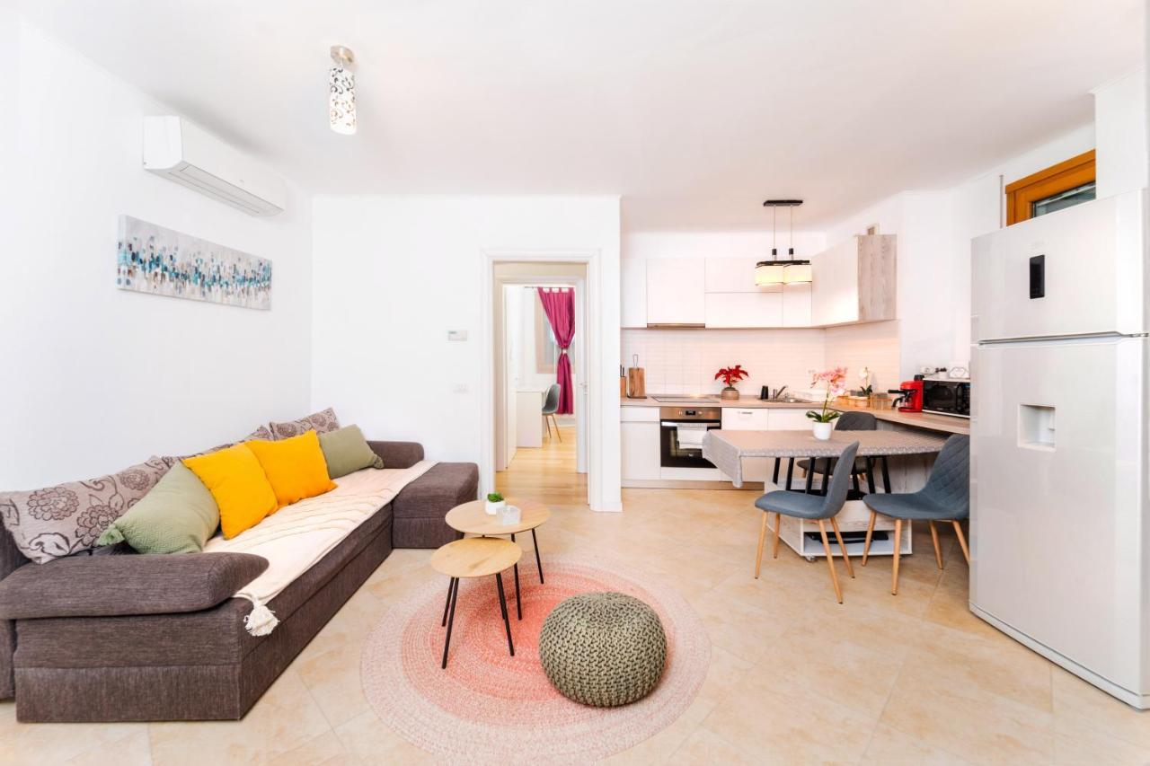 Central 700 Square Fructus Plaza - Eva Apartment ทิมิชัวรา ภายนอก รูปภาพ