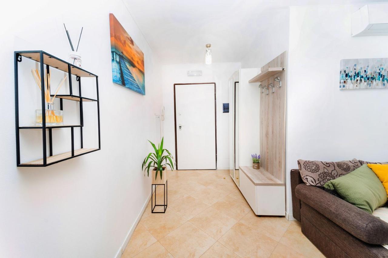 Central 700 Square Fructus Plaza - Eva Apartment ทิมิชัวรา ภายนอก รูปภาพ